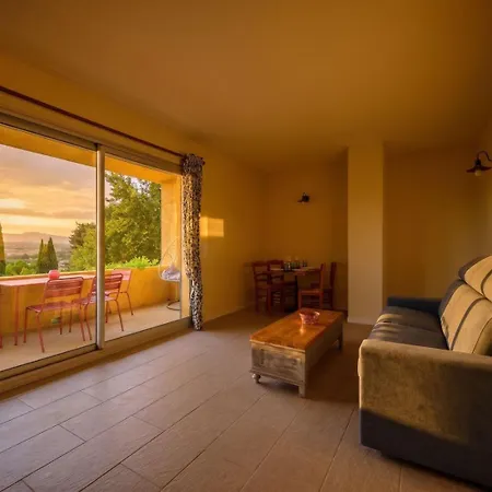 Roxane-inn With Apartamento *